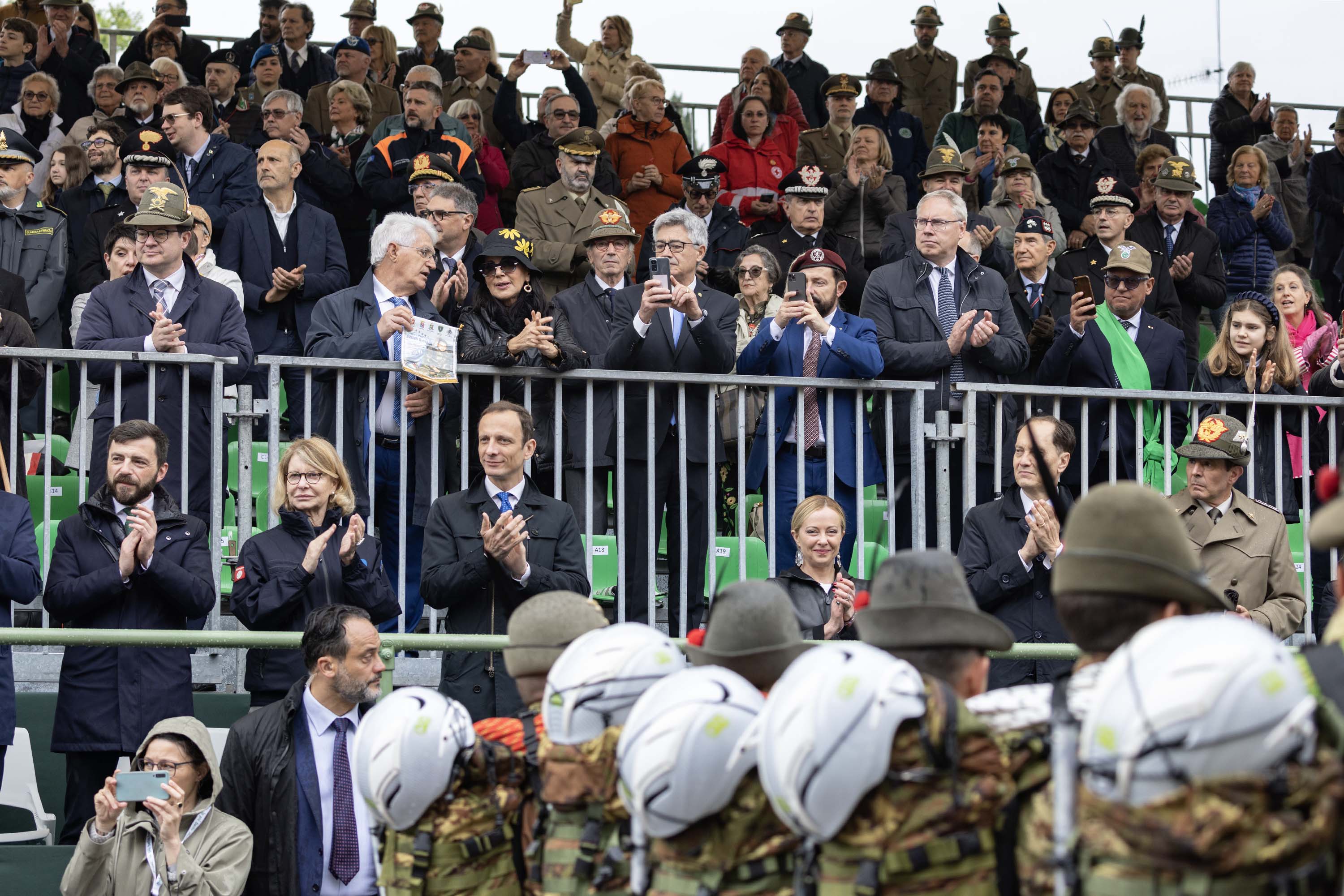 ADUNATA. MELONI E BORDIN: GLI ALPINI SONO PREZIOSI COME LE MAMME